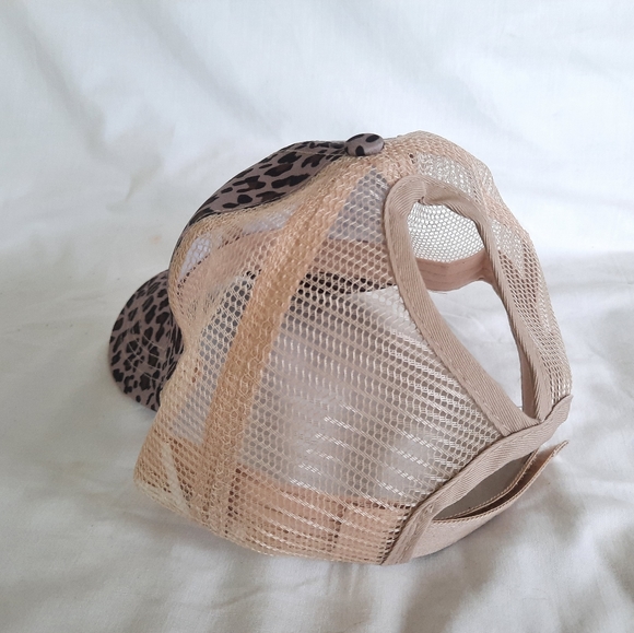 New! Leopard Print Pony Tail Hat - Picture 4 of 5